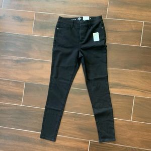 Black skinny jeans